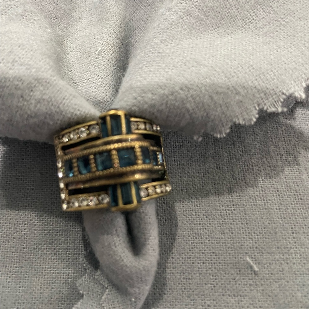 Fashion ring